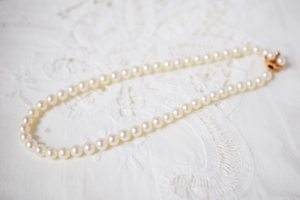 パールネックレスの長さ調節と糸替え