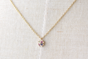 K10イエローゴールドとご家族の誕生石のオーダーメイドのネックレス