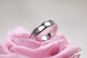 ご結婚20周年記念のオーダーメイド・プラチナ・ダイアモンド・リング