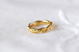 内側にお名前、お誕生日とお生まれになったお時間、体重を刻印したプシュケーオリジナルデザイン《Conoha》のベビーリングです。＊静岡県浜松市ジュエリープシュケー