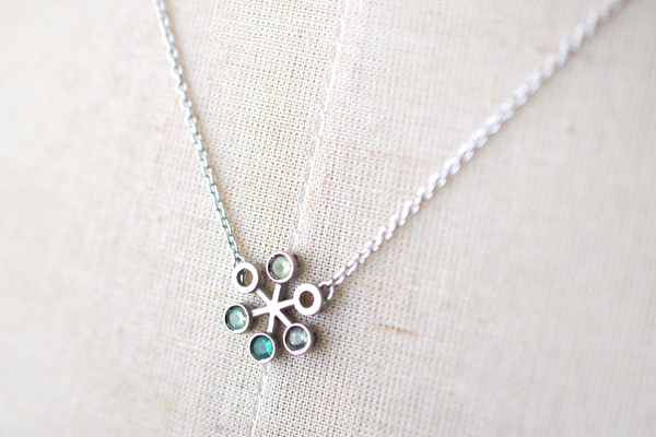 ご家族4人の誕生石がすべてグリーンカラーのオーダーメイドネックレスです。＊静岡県浜松市ジュエリープシュケー