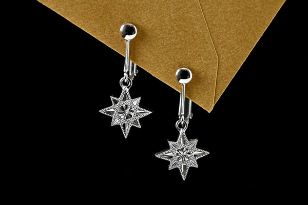 イヤリング・耳飾り・雪・星・洋彫り・シルバー・ロジウムコーティング・静岡県 K 様＊静岡県浜松市ジュエリープシュケー
